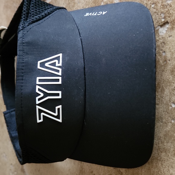 ZYIA Accessories - NWT Zyia black visor